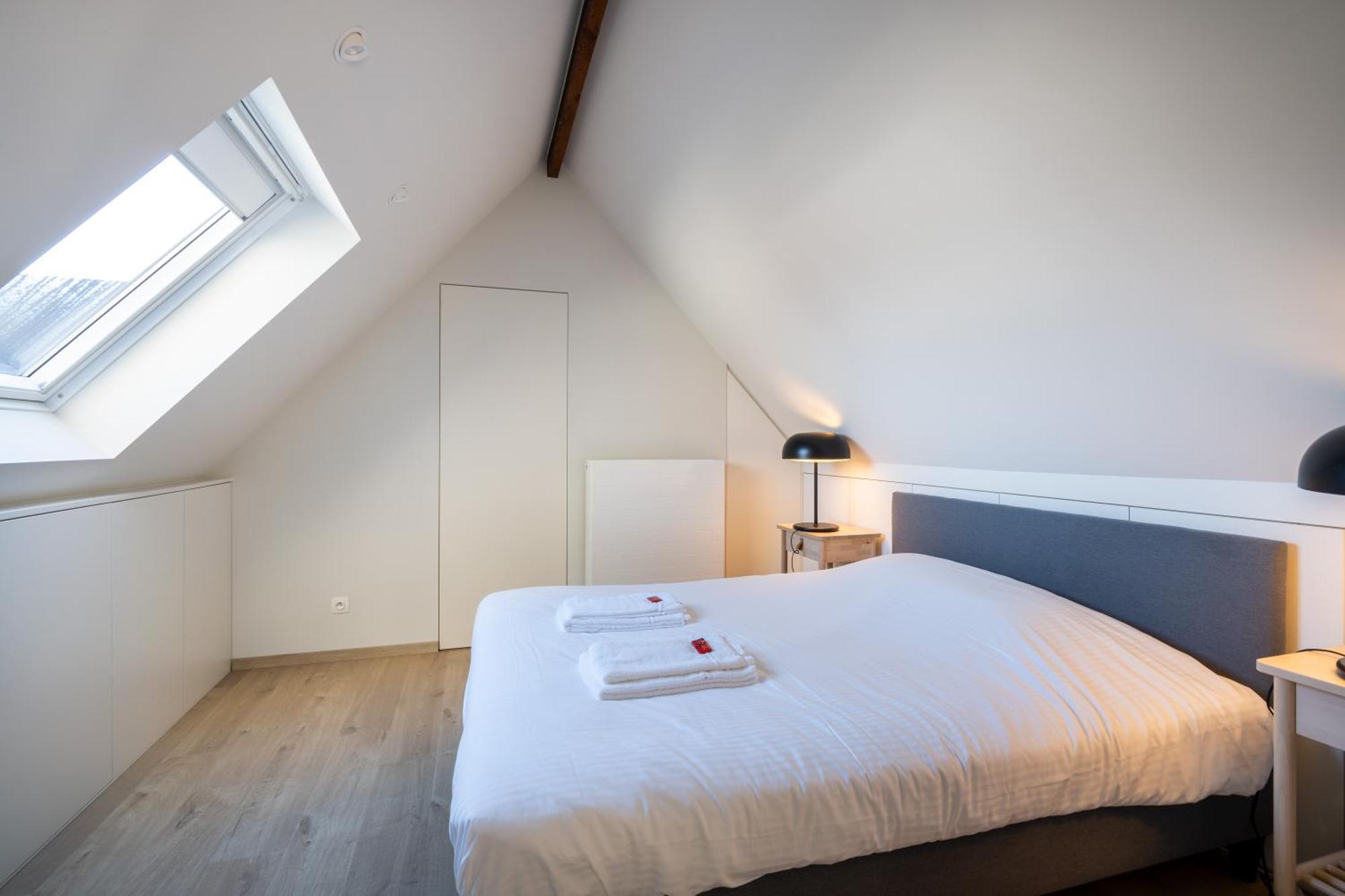 General Sixty-seven By Romy&travis * Bruges