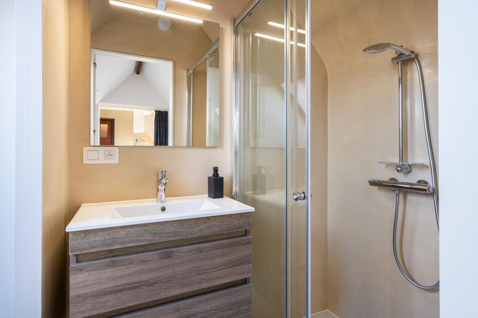General Sixty-seven By Romy&travis Guest house