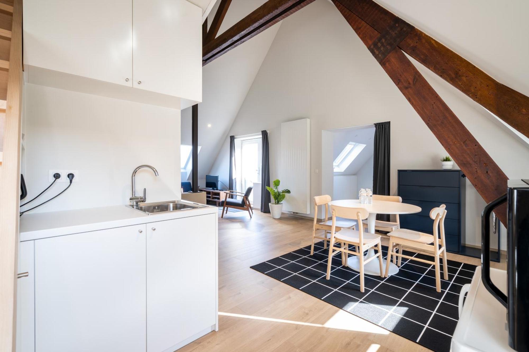 General Sixty-seven By Romy&travis Guest house